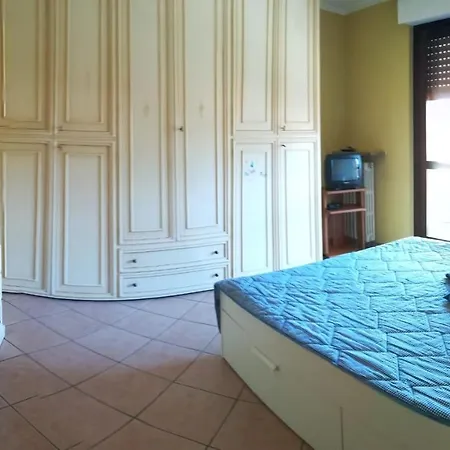 Trilocale Con Box Cantina A Apartmán